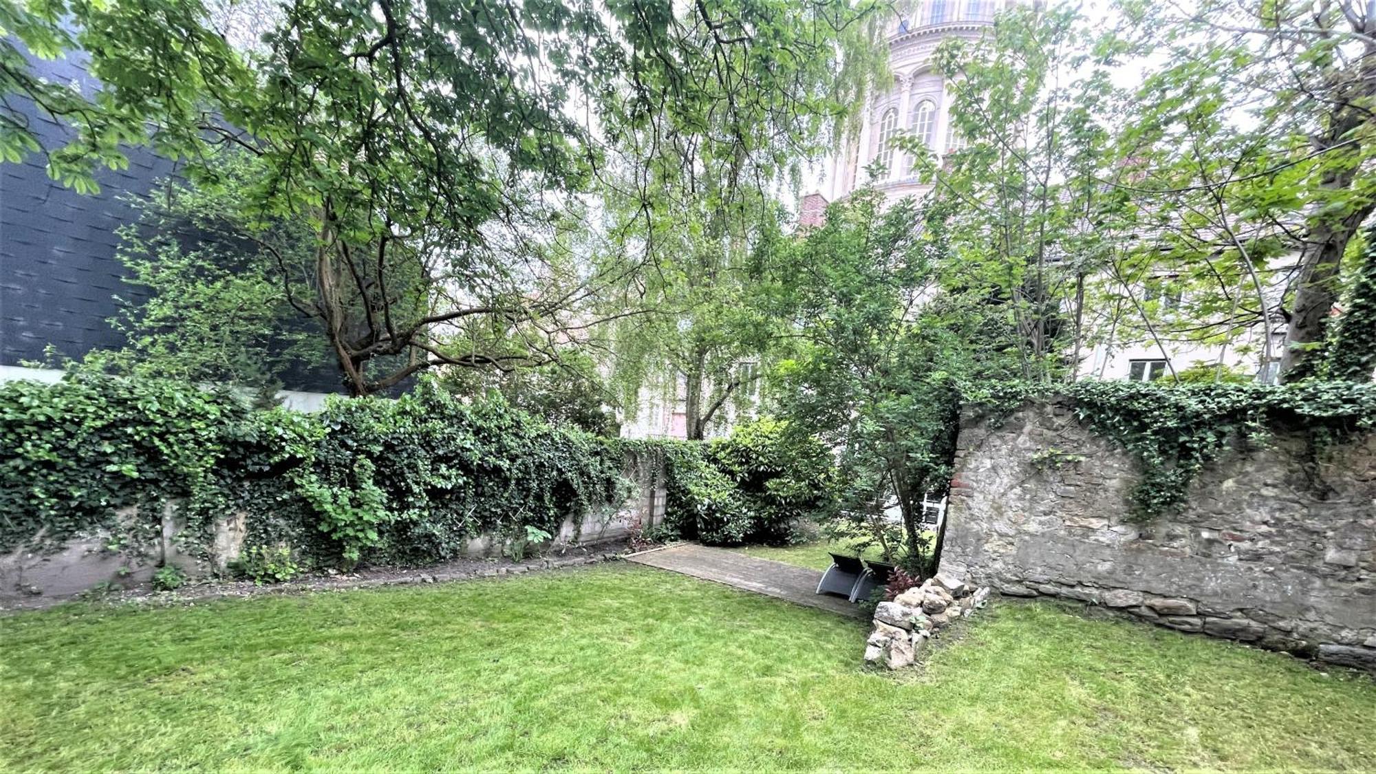 Au Jardin De La Basilique Apartment Булон сюр Мер Екстериор снимка